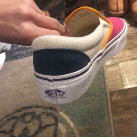 Vans - Picture 3 of 3